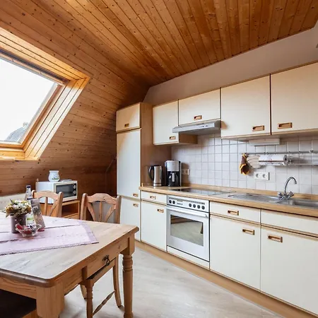 Engelmann, 35107 * Holtland